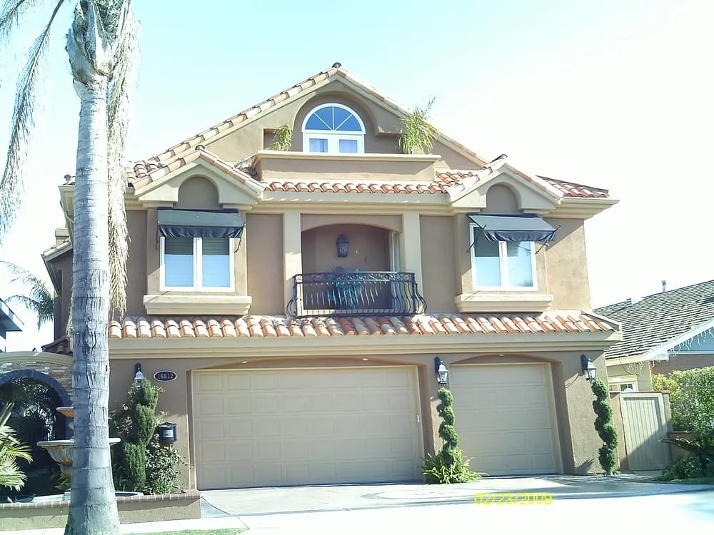 Slide of Santiago Roofing