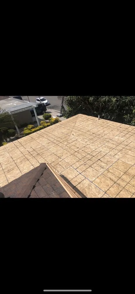 Slide of Santiago Roofing