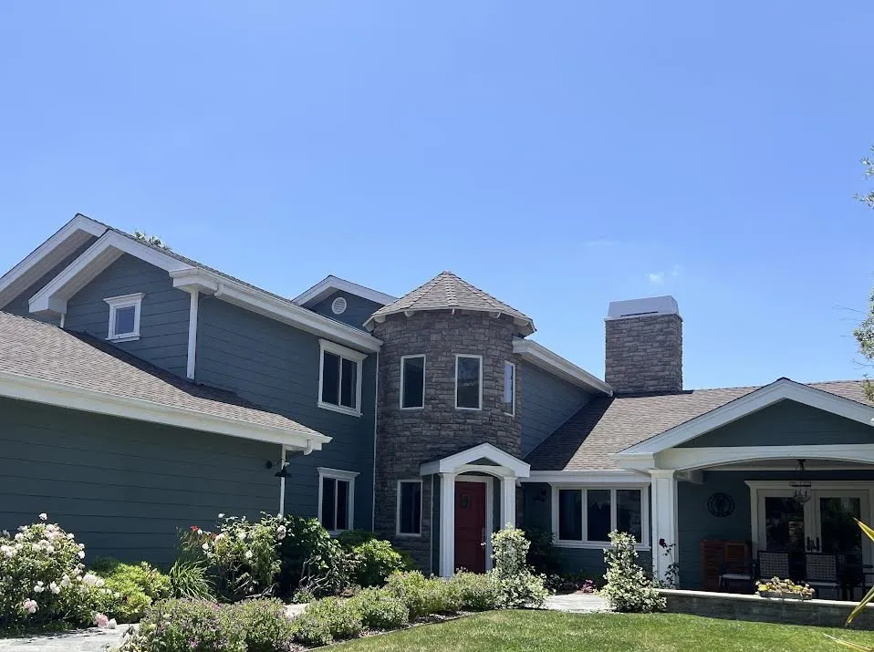 Slide of Santiago Roofing