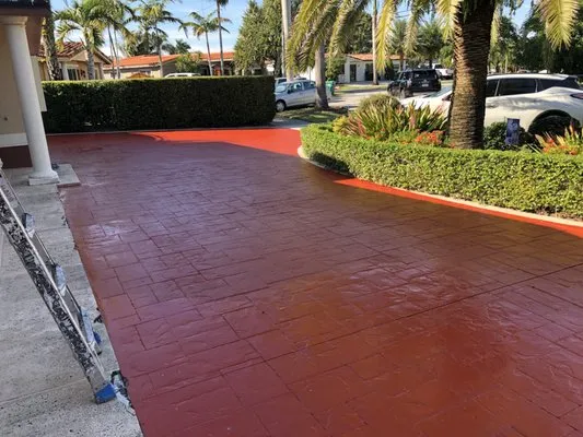 Saravia Painting & Roofing Logo