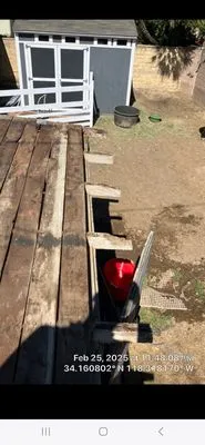 Saravia Roofing Logo