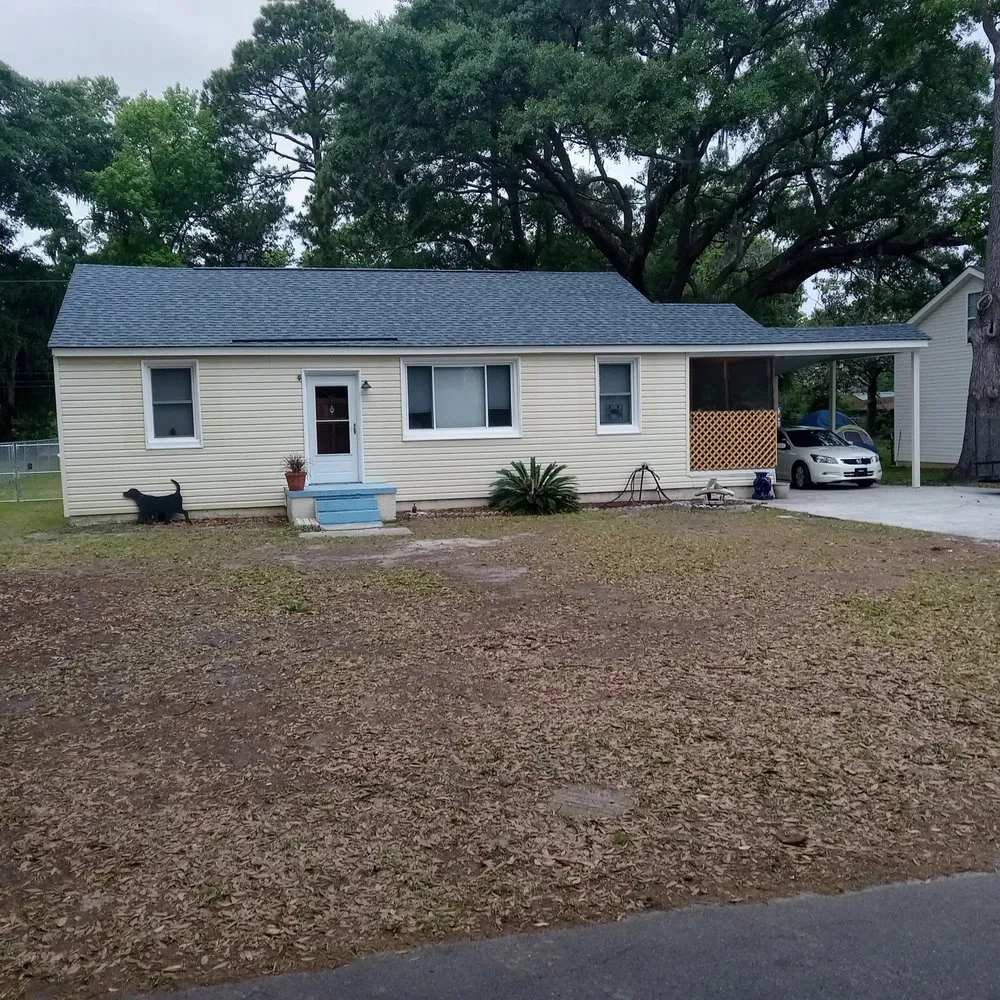 Slide of Savannah River Roofing Siding & Gutters