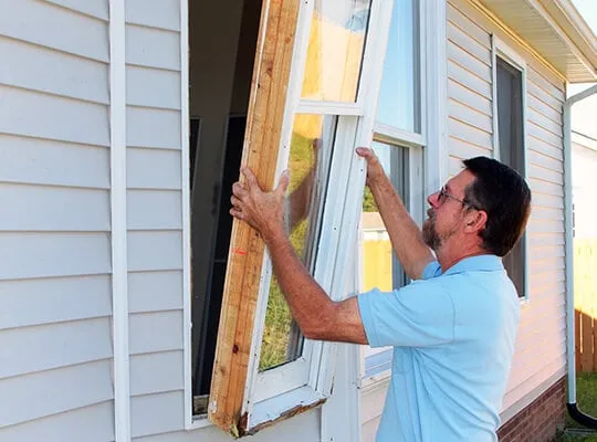 Sawyer Construction & Roofing Logo