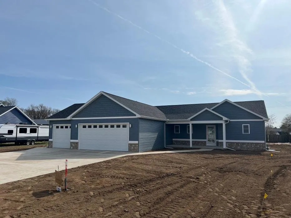 Slide of Saylor Builders