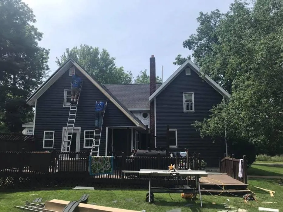 Slide of Saylor Builders