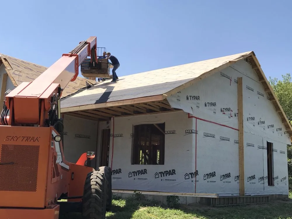 Slide of Saylor Builders