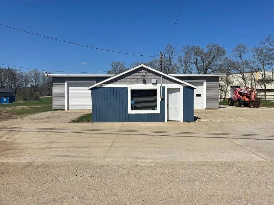 Slide of Saylor Builders