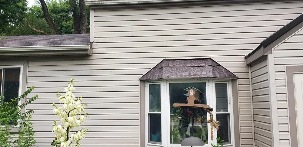 Trusted roof leak repair in Spencerville, IN by Schmucker Quality Construction