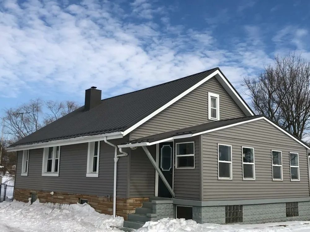 Expert roof leak repair experts serving Spencerville, IN - Schmucker Quality Construction