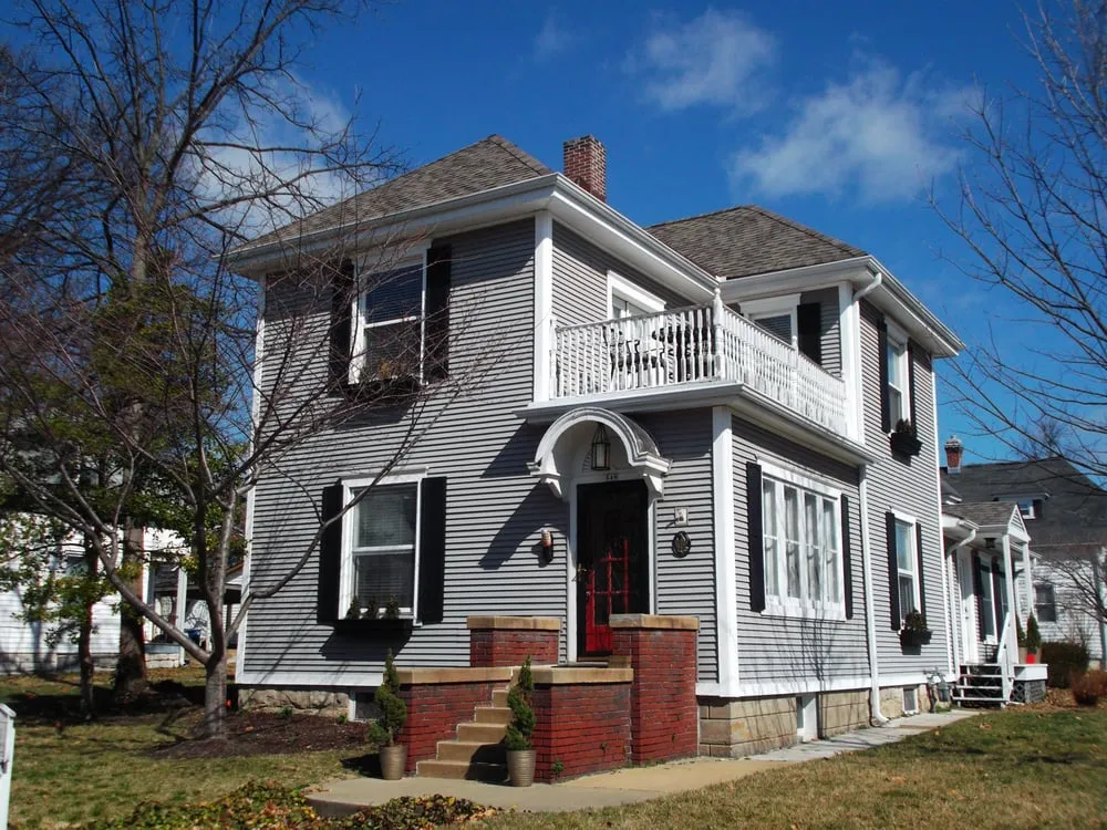 Top-rated shingle roofing service in St Charles, MO - Schneider Roofing & Remodeling
