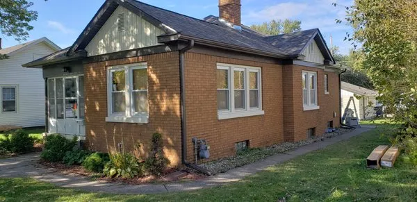 Schwarz Guttering & Roofing Logo