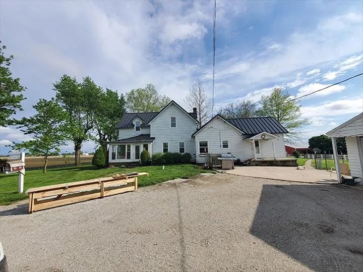 Top-rated shingle roofing service in Macy, IN - Schweetsa Construction