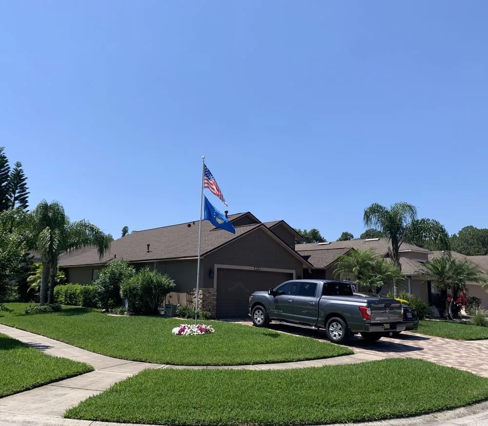 Emergency shingle roofing service in Sorrento, FL - SCM Roofing