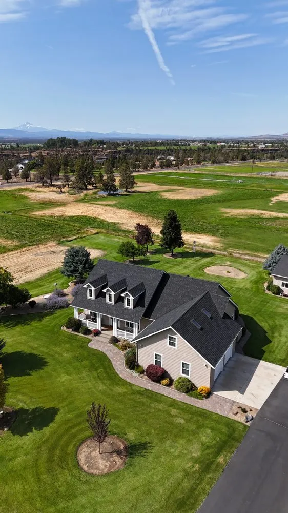 Slide of Scott's Roofing