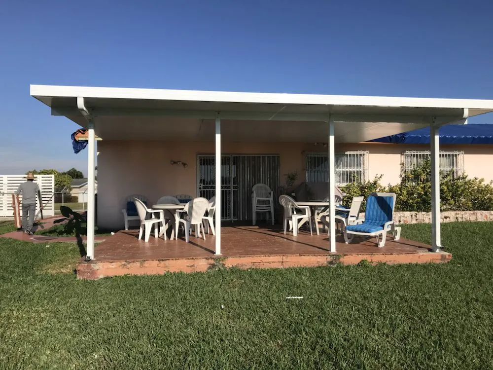 Slide of Screen in Miami