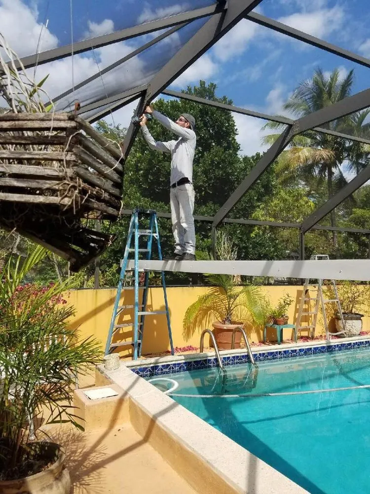 Slide of Screen in Miami