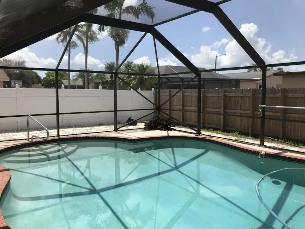 Slide of Screen in Miami