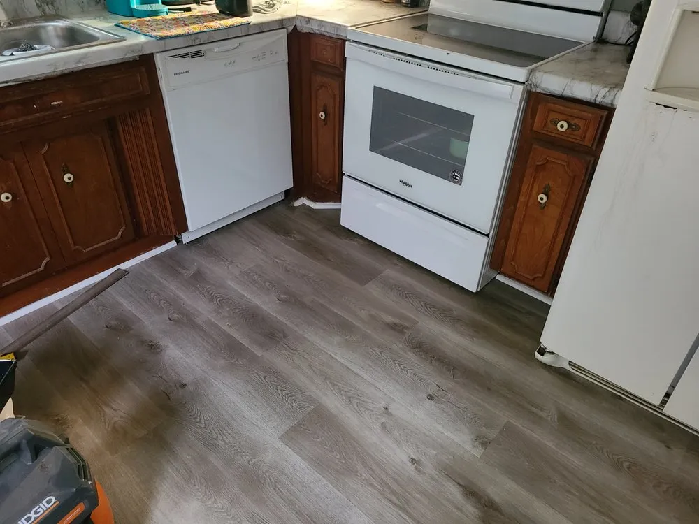 Slide of S&D And Sons Handyman