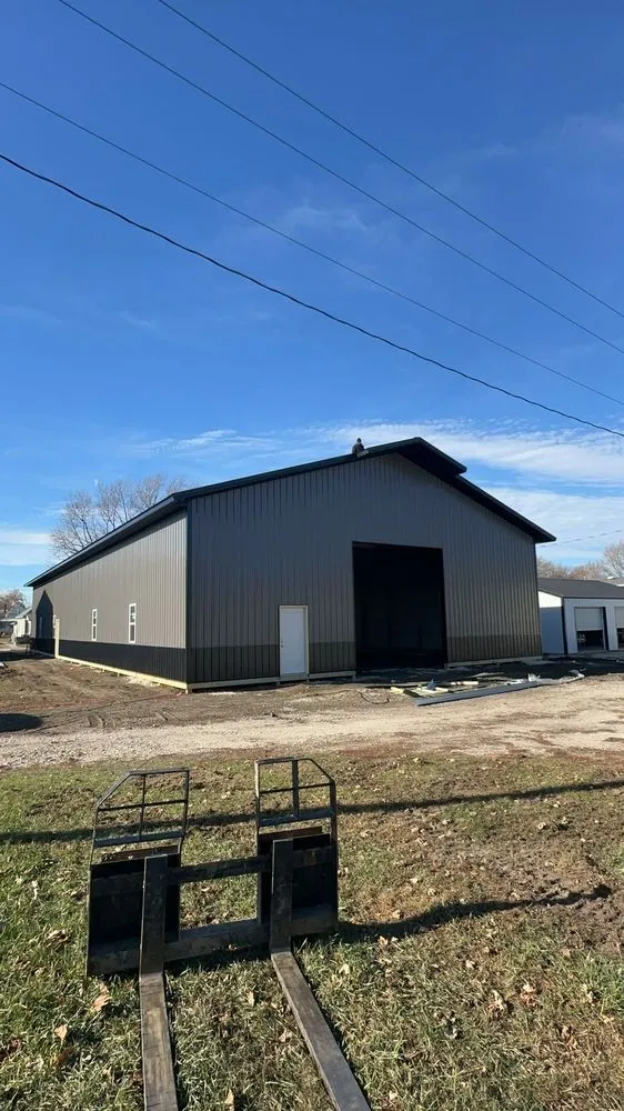 Licensed shingle roofing service for residential properties in Drakesville, IA by SD Construction