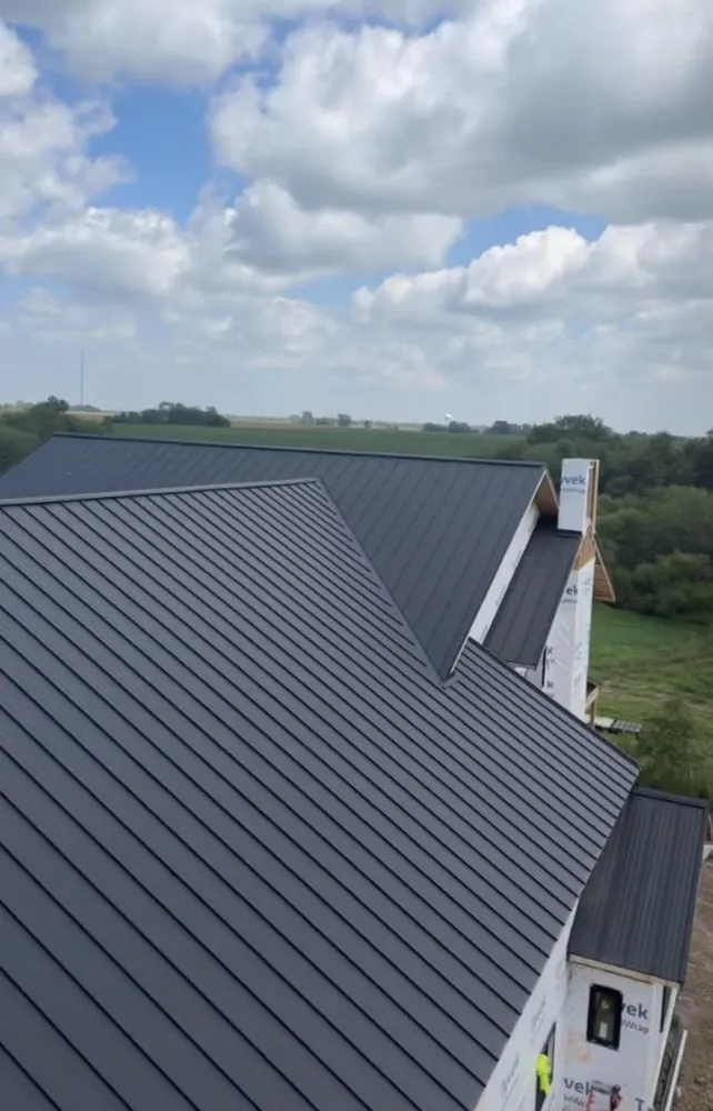 Professional roof repair experts serving Drakesville, IA - SD Construction