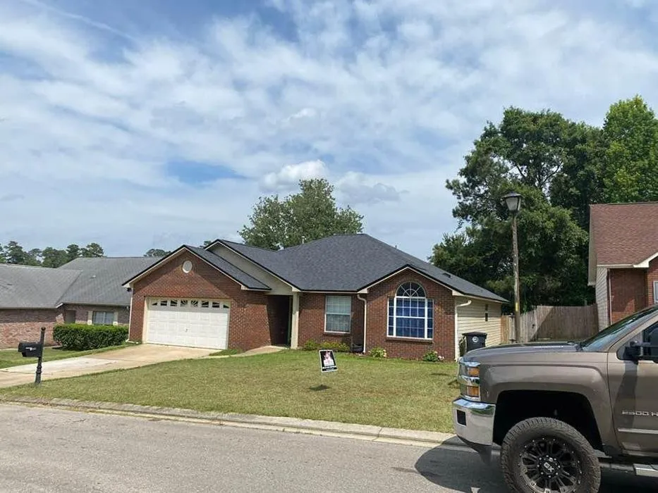 Slide of SE Roofing and Construction