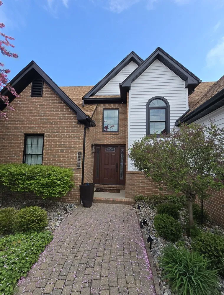 Reliable shingle roofing service in Shelby Twp, MI by Seal-Rite Roofing & Siding
