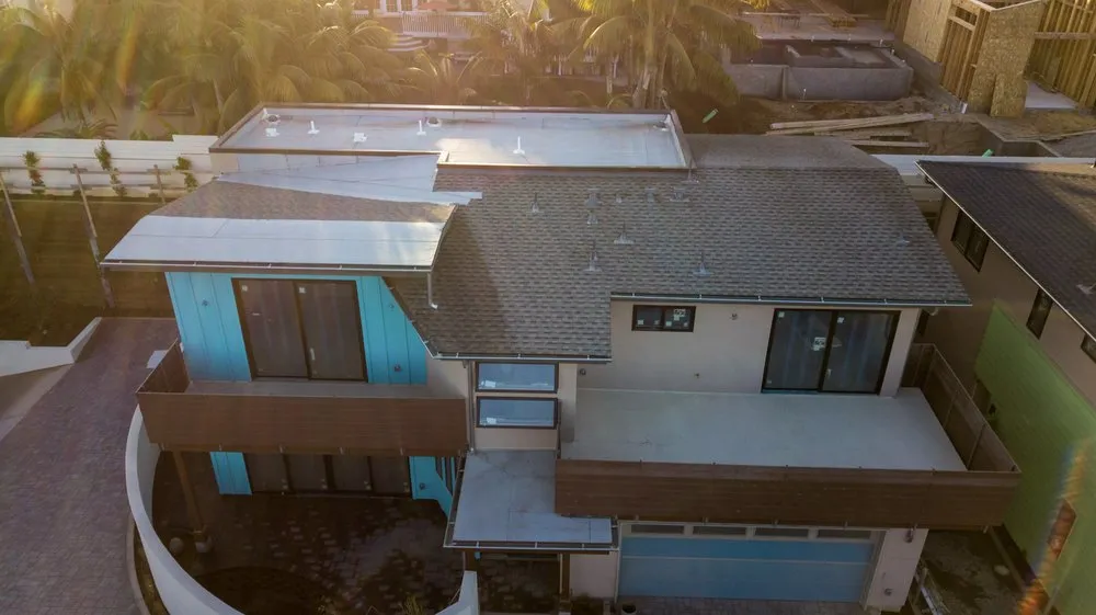 Slide of Seaside Roofing