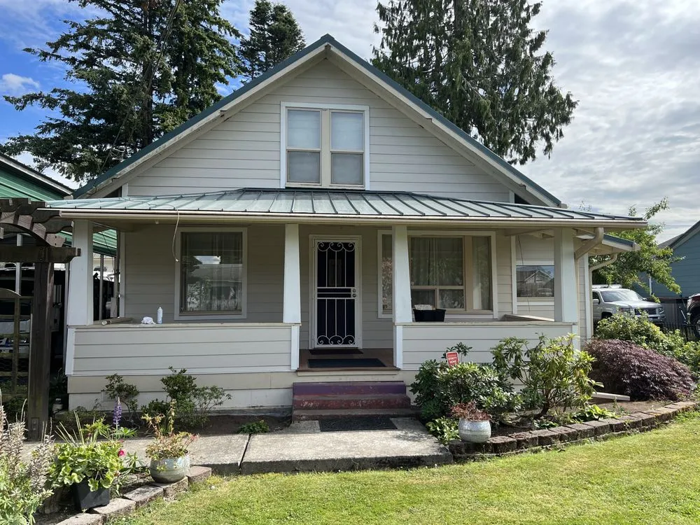 Slide of Seattle king roofing and siding