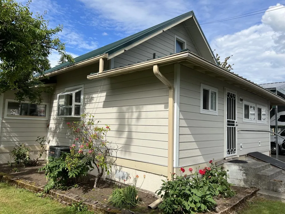 Slide of Seattle king roofing and siding