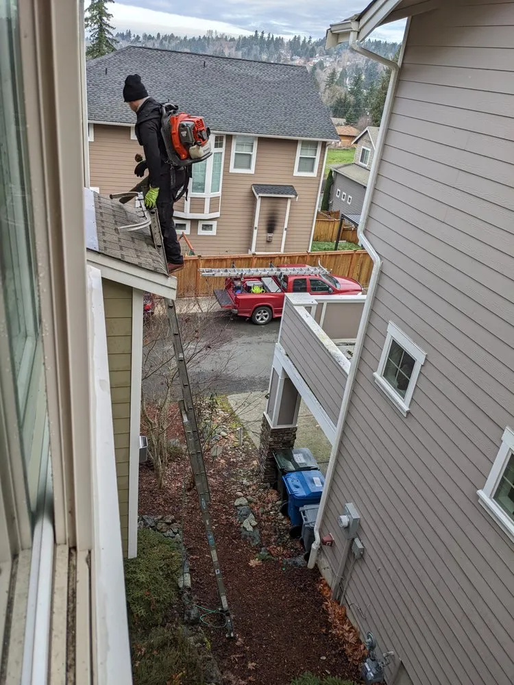 Slide of Segard Services