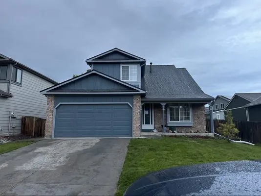 Segovias Roofing Logo