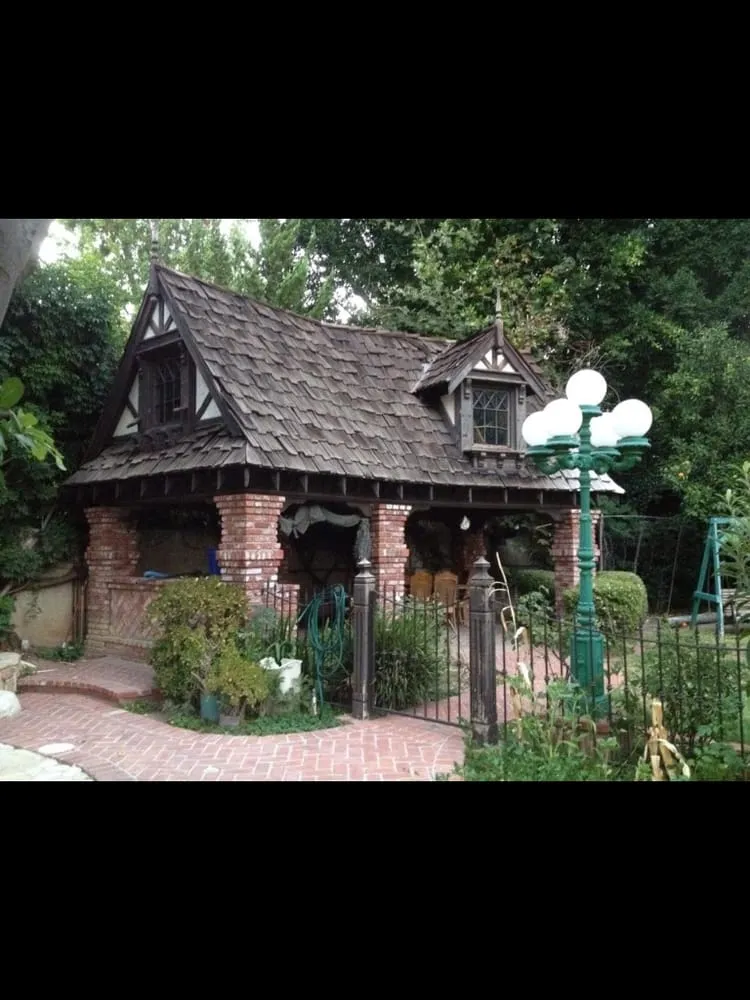 Trusted shingle roofing service for homes in Commerce, CA by Selah Roofing