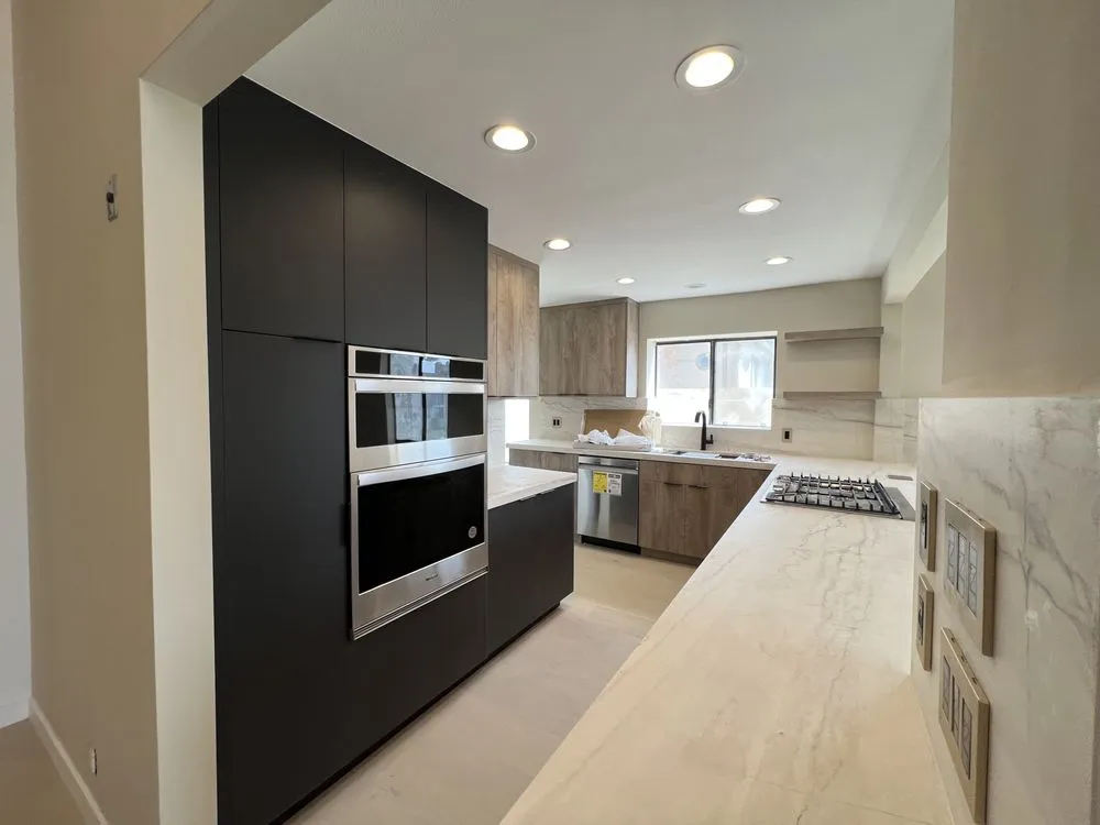 Slide of Select Home Builders