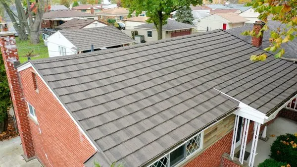 Selective Roofing Logo