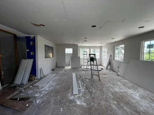 Selim’s Handyman Logo