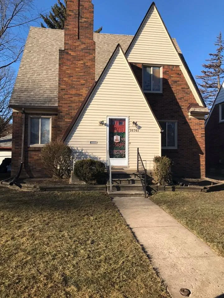 Slide of Sequoia Roofing & Construction