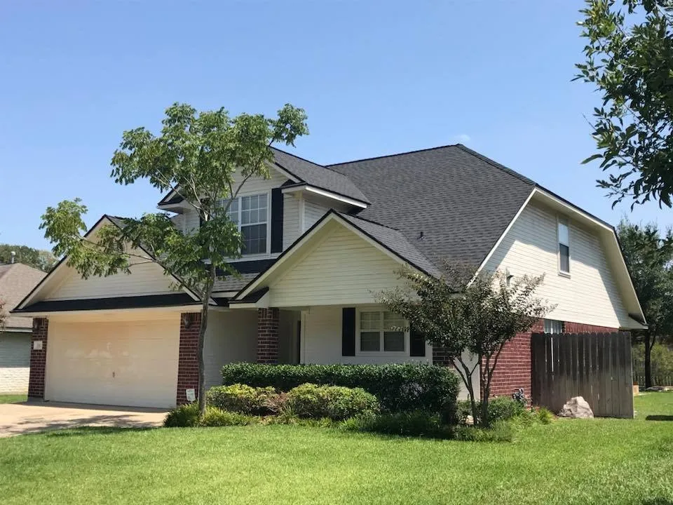 Slide of Serenity Roofing & Construction