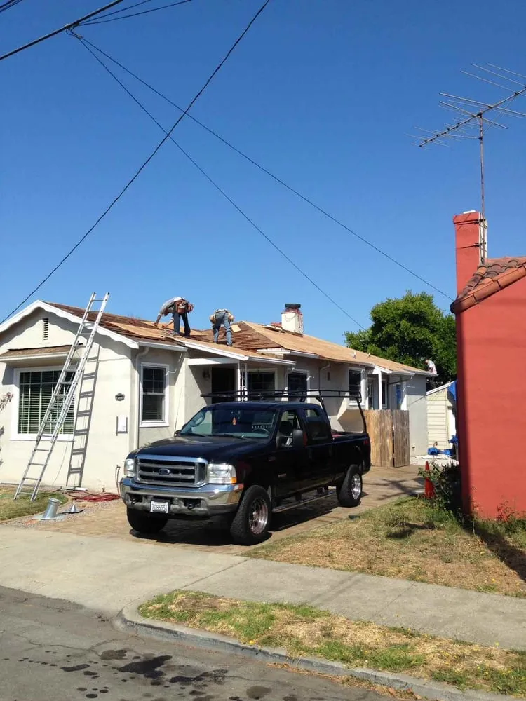 Slide of Sergio Lopez Roofing Services