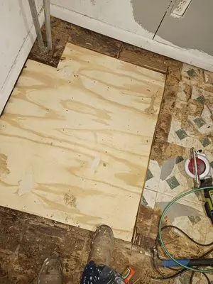 Sergio Roofing & Remodeling Logo