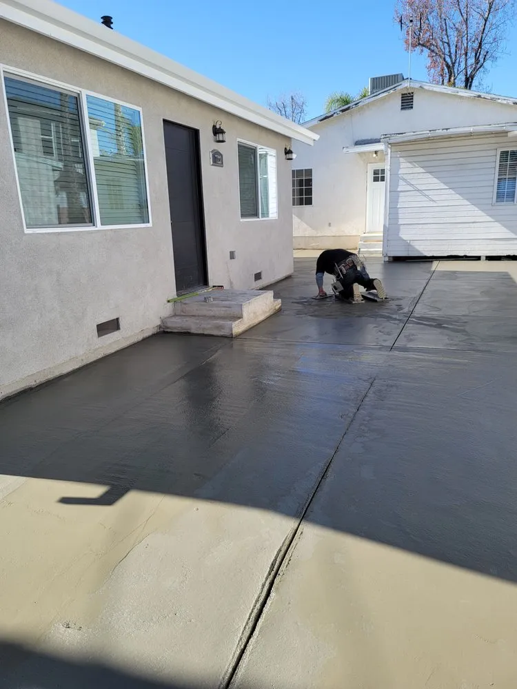 Slide of SG Construction & Roofing