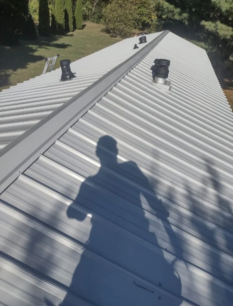 Slide of Sg Roofing and More