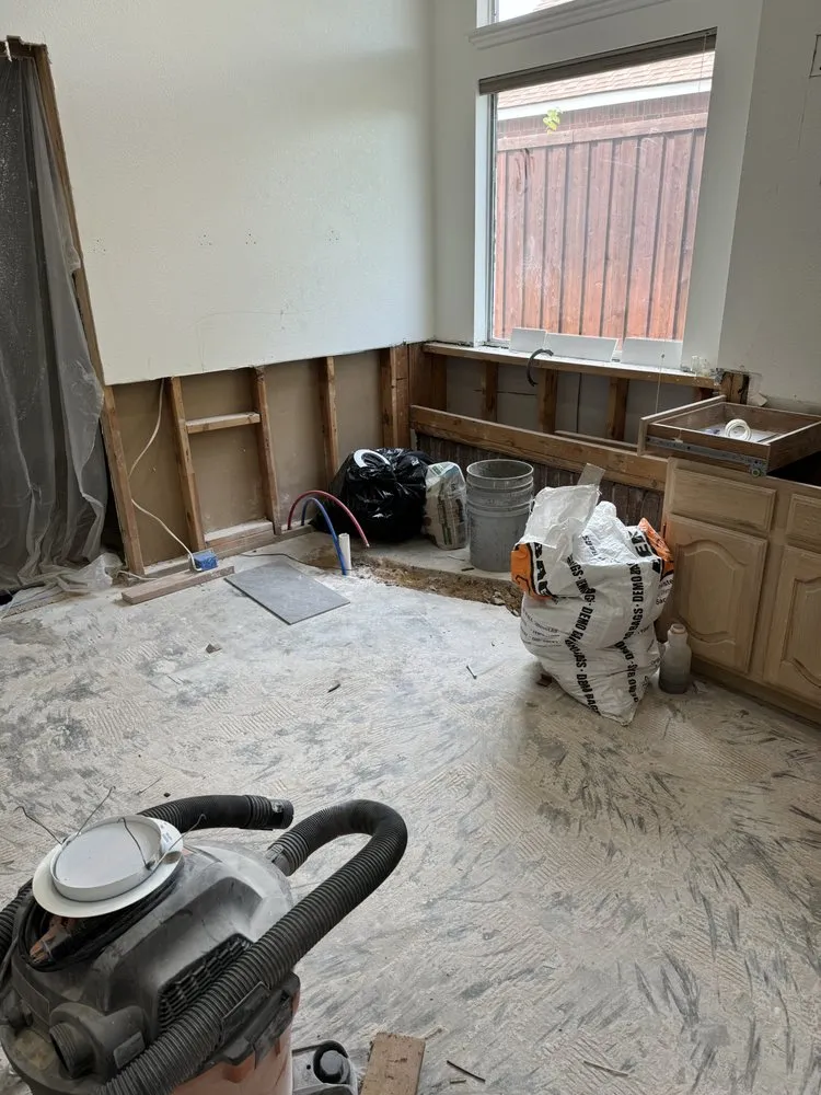 Slide of SH Contractors & Real Estate