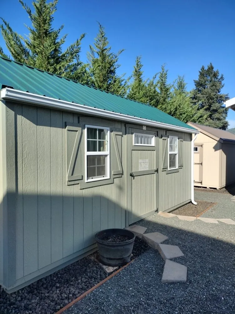 Top-rated roof repair for homes in Oakland, OR by Shaw Exterior Solutions