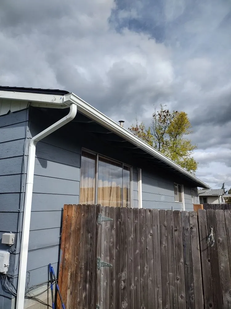 Licensed roof inspection with free inspection in Oakland, OR by Shaw Exterior Solutions