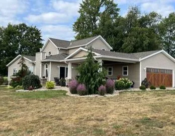 Slide of Shaw Siding & Roofing