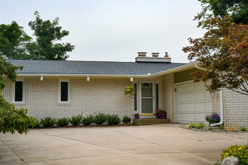 Slide of Sherriff Goslin Roofing