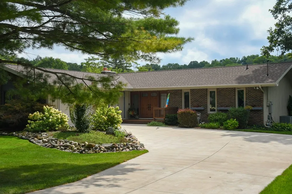 Slide of Sherriff Goslin Roofing