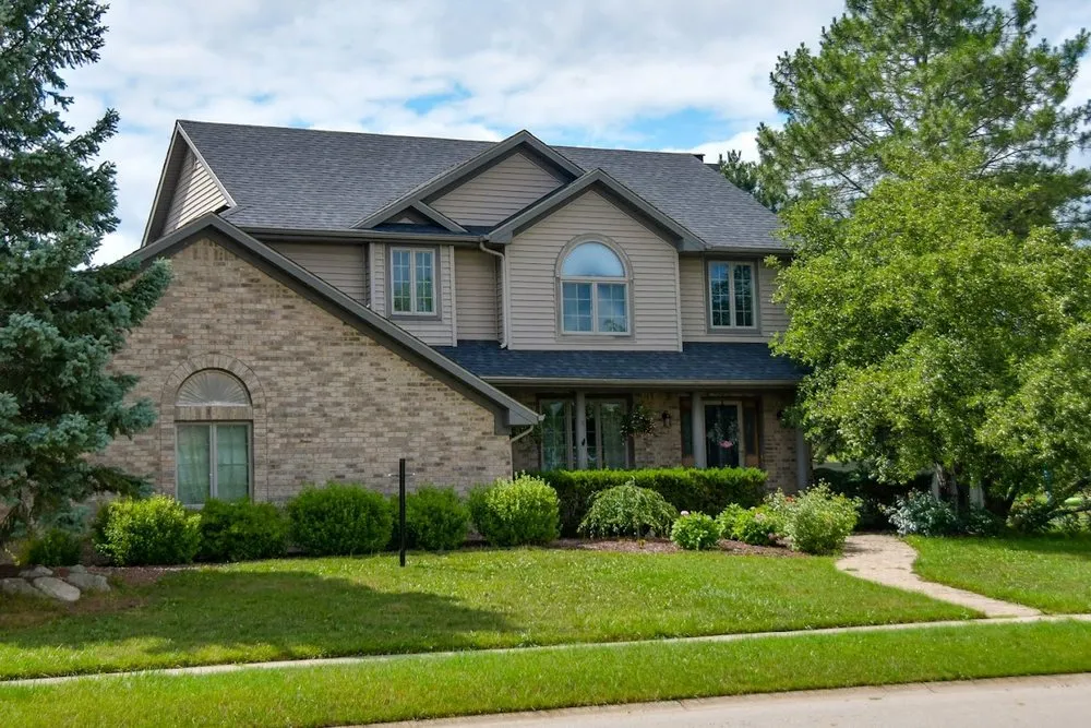 Slide of Sherriff Goslin Roofing Lansing