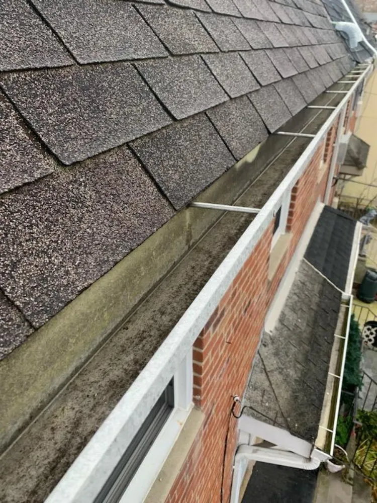 Emergency roof repair experts serving South Richmond Hill, NY - Shine Gutter Cleaning And Repair