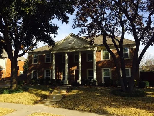 Shingles Roofing Logo